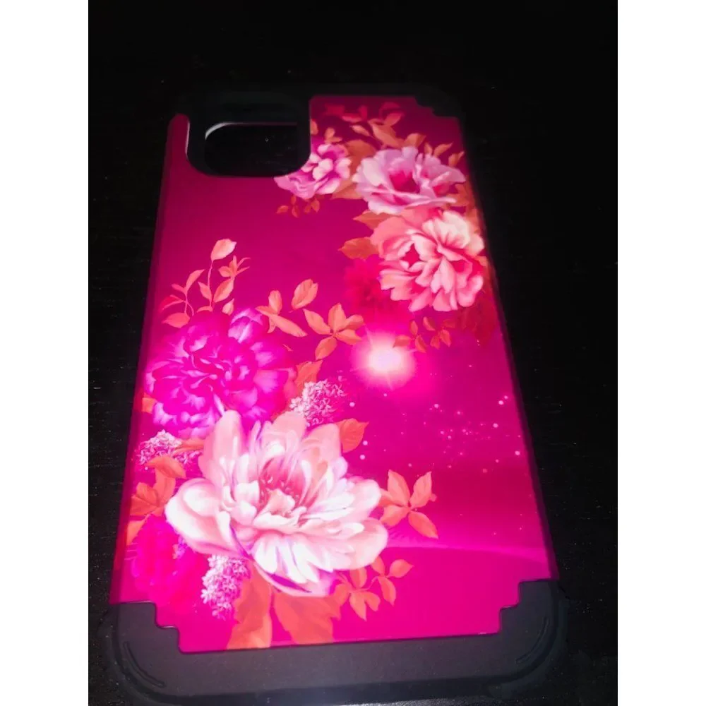 Brand New‎ Burgundy Flower Pattern iPhone 11 Pro Max / Phone Accessories
